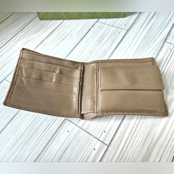 Gucci Leather Monogram Bi Fold Wallet in Beige and Silver - Picture 7 of 15